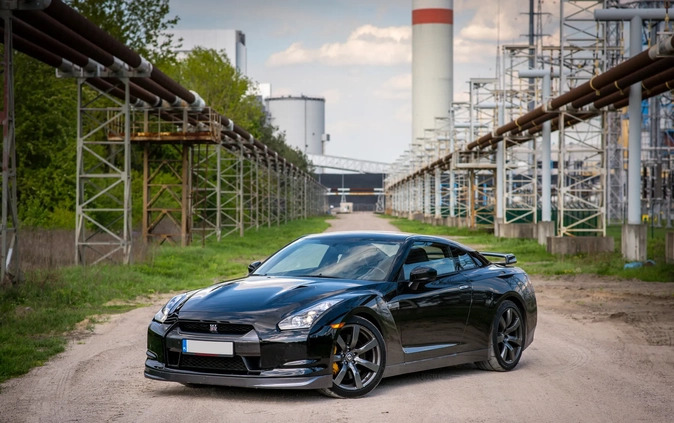 Nissan GT-R cena 330000 przebieg: 34000, rok produkcji 2008 z Kozienice małe 562